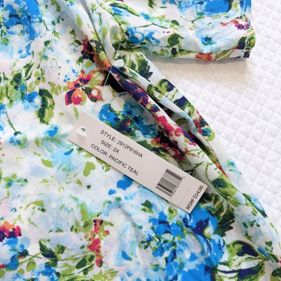 COUNTERPARTS NWT Floral Flutter Sleeve Blouse with V-neck - Picture 9 of 16